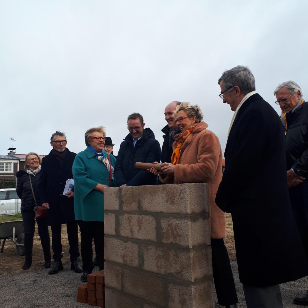 Habitathdf's tweet photo. Une semaine qui se termine avec la pose de première pierre 🧱 d’une belle opération, au Touquet-Paris-Plage : 51 logements locatifs 🏘 et 1 maison médicale, à venir⏳d’ici 2022 !
@Le_Touquet @DFasquelle @SmailletMaillet 

- Cabinet Boyeldieu Dehaene Architectes - https://t.co/QrGvPxGYrp