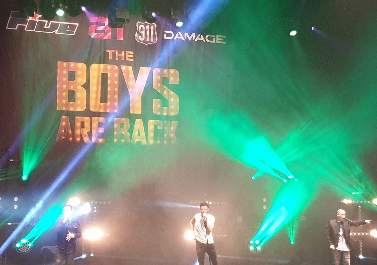 chattycatty79's tweet photo. I can't even explain how amazing this night was!! I cannot wait for the next one 😍 What a trip down memory lane and what voices they have 🎙💃 @Official5ive @911official #Edinburgh #5badboys #yougotmybodyshakin https://t.co/63epq5eUwt