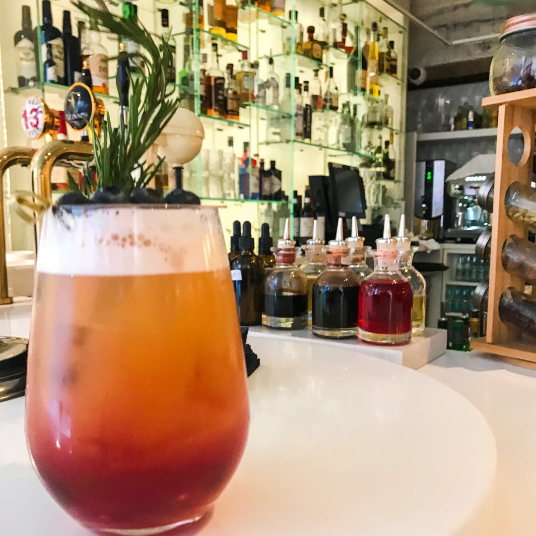 UrchinDublin's tweet photo. Cheers to the weekend 🍸 https://t.co/5Y0mbczbiq