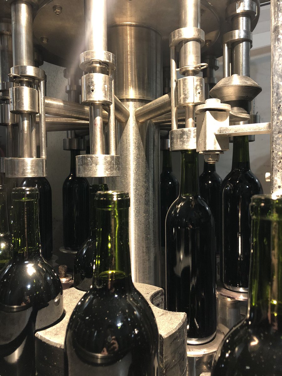 HomesteadWinery's tweet photo. If only you could scratch and sniff... chocolate would explode!! https://t.co/9t2jiVSZHa