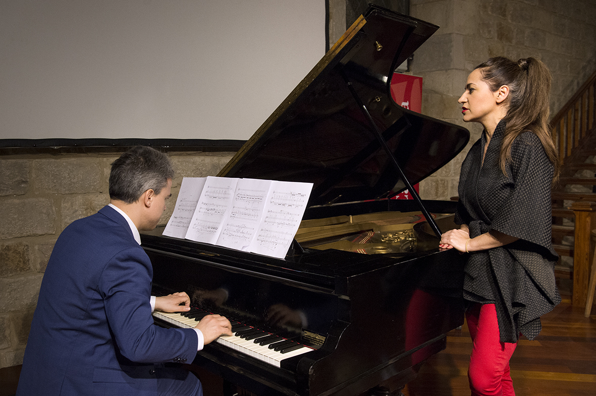 Seedmusic_eu's tweet photo. 📸 Gràcies @BiblioCatalunya, i gràcies M.D.Aldea @jaumerb @JoanMagrane @FundacioMompou, amics i melòmans per acompanyar-nos en la presentació de #Legacy #SEED006 ❤️ disc compartit amb @annaalasijove i @AFleischerPiano. https://t.co/eqzU751TJS