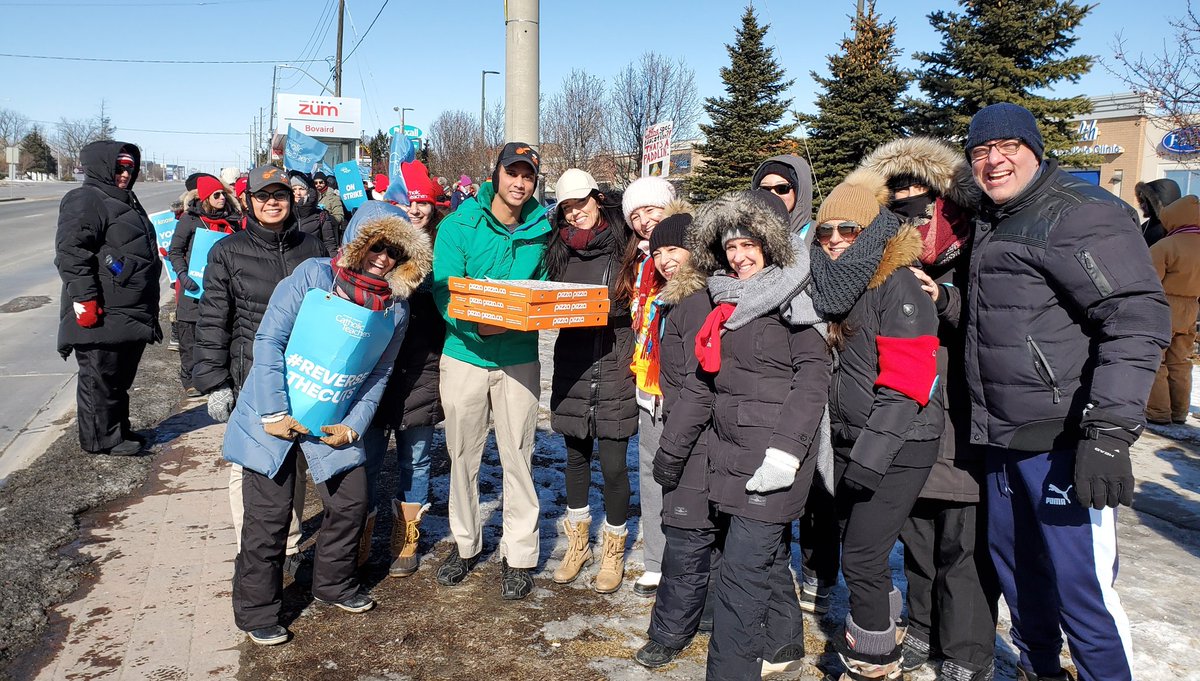 MsCarabott's tweet image. Thank you to Nilpesh Patel from
Pizza pizza at Mississauga Rd and Williams pkwy in Brampton for generously donating pizza today! #STRIKE102030 #OECTA #DPEU #ETFO #OSSTF