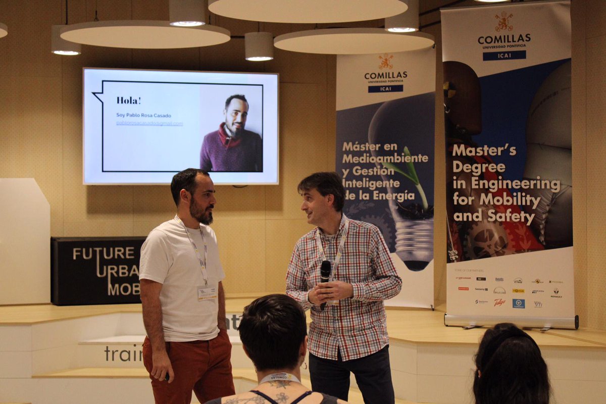 Comillas_ICAI's tweet photo. ¡𝐘𝐚 𝐡𝐞𝐦𝐨𝐬 𝐝𝐚𝐝𝐨 𝐢𝐧𝐢𝐜𝐢𝐨 𝐚𝐥 #FutureMobilityChallenge! 🙌🏻
La inauguración ha estado a cargo del Director del Máster en Ingeniería para la Movilidad y la Seguridad, Alberto Carnicero. https://t.co/gqc1ulQIlj