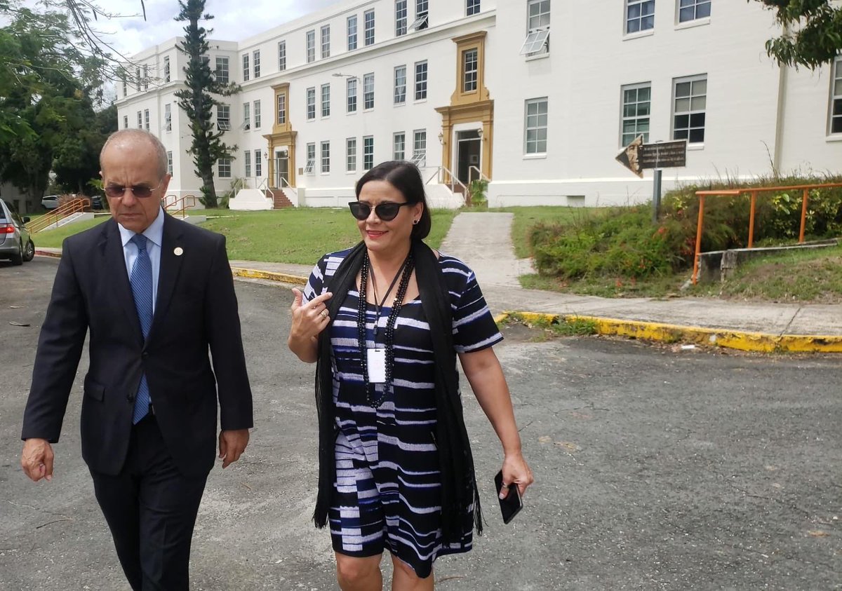 UPR_Oficial's tweet photo. Visita y recorrido del presidente de la Universidad de Puerto Rico, Dr. Jorge Haddock, por el campus de la UPR en Cayey junto a la rectora, Dra. Glorivee Rosario Pèrez. https://t.co/Xn2H6fhLsd