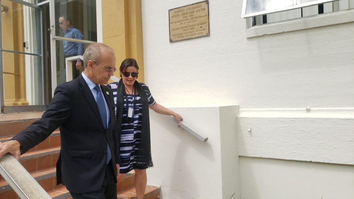 UPR_Oficial's tweet photo. Visita y recorrido del presidente de la Universidad de Puerto Rico, Dr. Jorge Haddock, por el campus de la UPR en Cayey junto a la rectora, Dra. Glorivee Rosario Pèrez. https://t.co/Xn2H6fhLsd