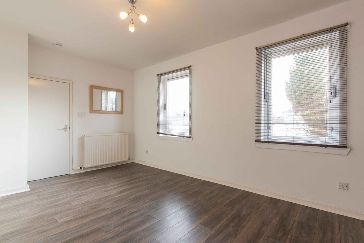 McEwanFraser's tweet photo. Fantastic Investment Opportunity To Purchase This Substantial, 3-Bed Mid-Terrace. Ideal For Investors or First Time Buyers.
Offers over Β£149,995
#Aberdeen #Aberdeenshire #Property #MFLProperty
https://t.co/b9cdUu3ZWa https://t.co/pRDSCRrv1o