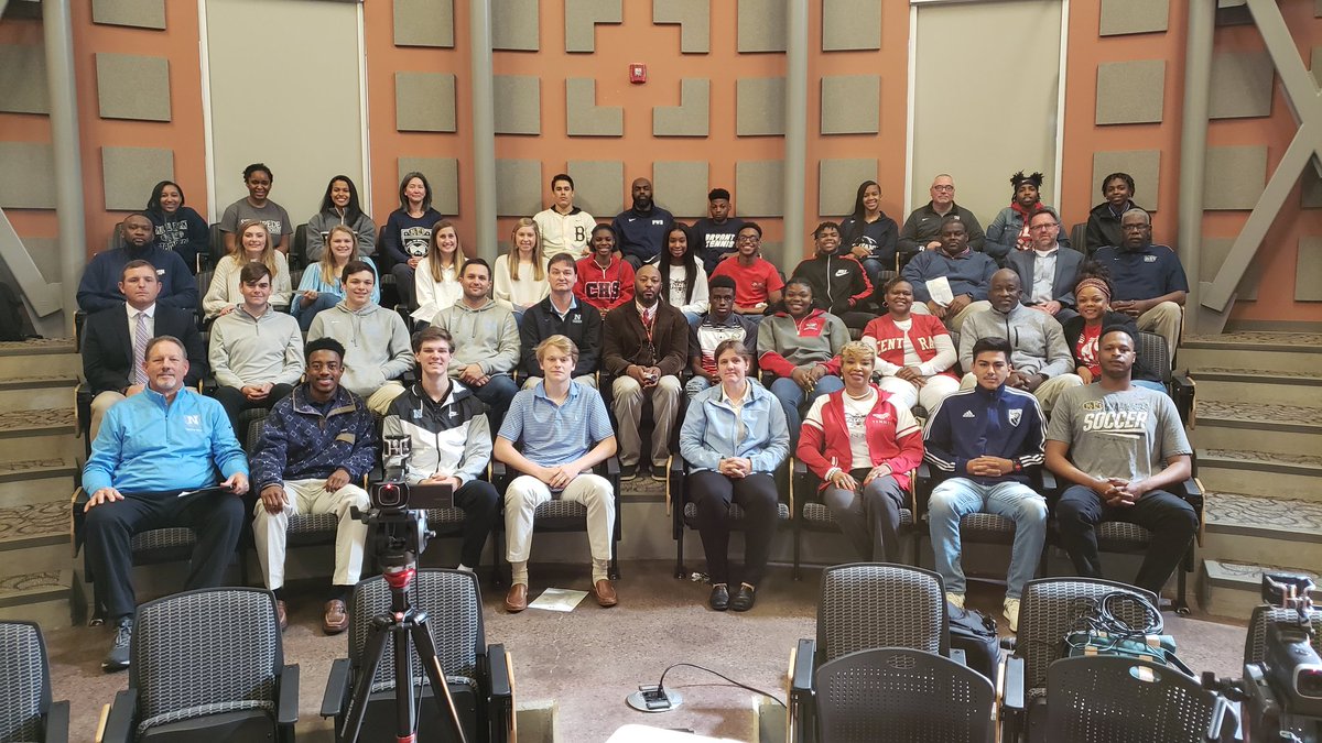 TCSBoardofEd's tweet photo. Thank you to all the student-athletes from @PWBHS @GoCHSFalcons & @NHS_theRidge who participated in the TCS Spring Sports Media Day! @MikeDaria @Coach_MikeVick @tammyssimmons1 @Read4meLydia @drjtevans #globalcommunicator #tcsgraduate #goteamgo https://t.co/YmvMWUuVPI