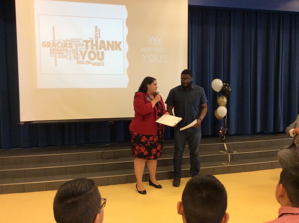 VytaraSimmons's tweet photo. Congratulations are in order for our “Guy of the Year” award winner, Mr. Charles Eagans! A truly exceptional dad who is Dreaming Big for his son! We appreciate all that you do! Great parent! Great guy! @IrvingISD @SchulzePanthers #TheSchulzeExperience https://t.co/VHkeQBTats