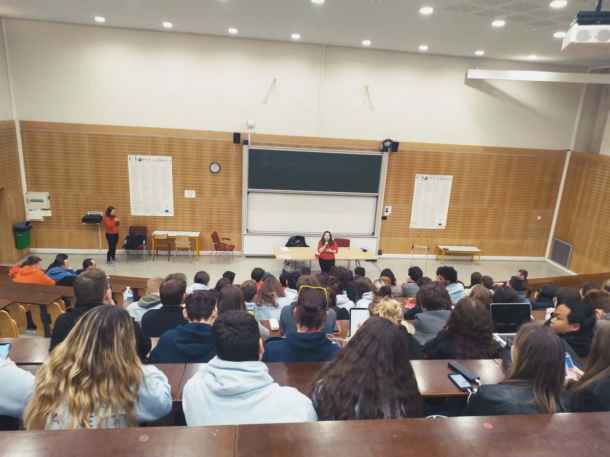 Helene_Cbx's tweet photo. Présente ce week-end aux #ReNESS de la @federationares
On commence l'évènement par la plénière d'ouverture ⬇⬇⬇ https://t.co/VlztknB7Un
