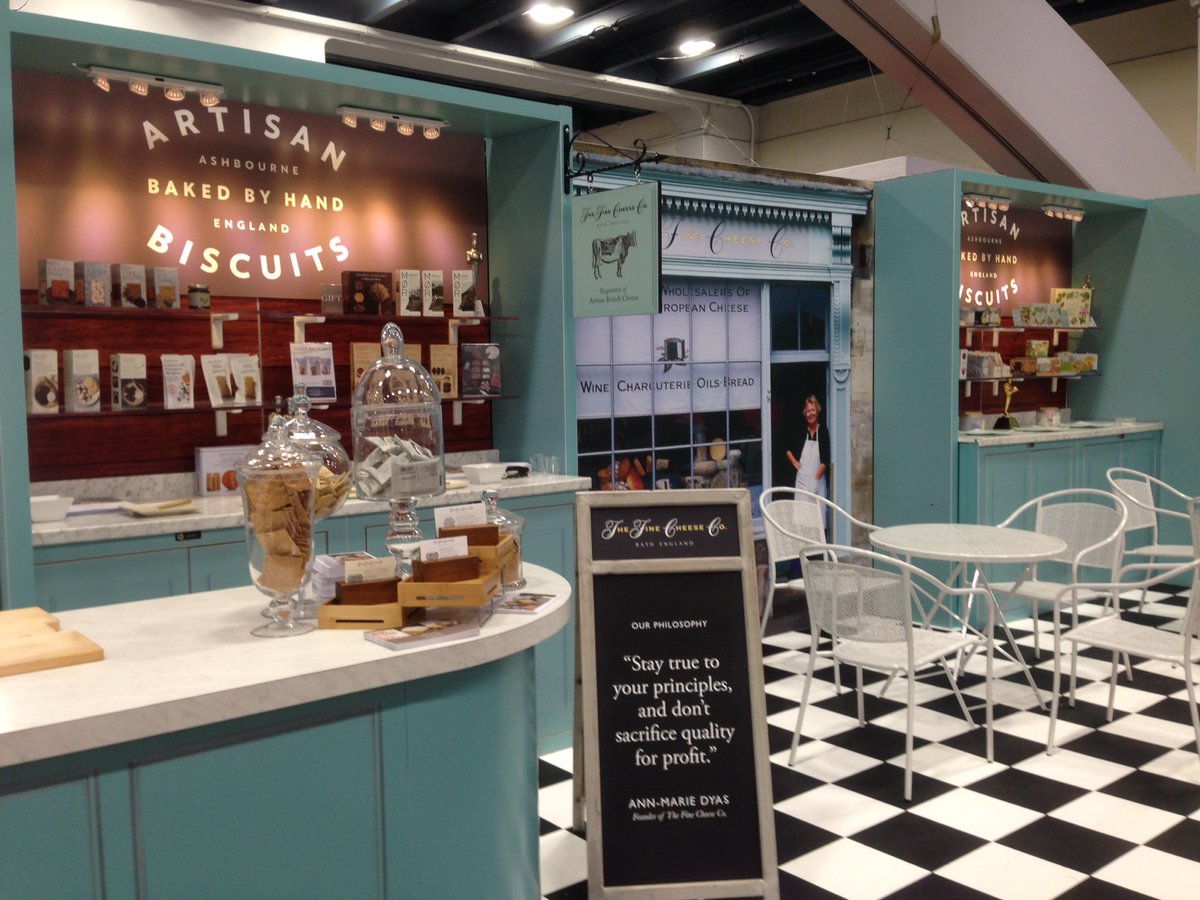EverBlock's tweet photo. A timeless classic, create a cool retro vibe by using black and white checkered #EverBase flooring at your next exhibition or trade show! @Specialty_Food @finecheeseco
#rentalcompany #eventrental #flooringrental #checkeredfloor #eventdesign #portableflooring #eventflooring https://t.co/w3ywOk0Sjf