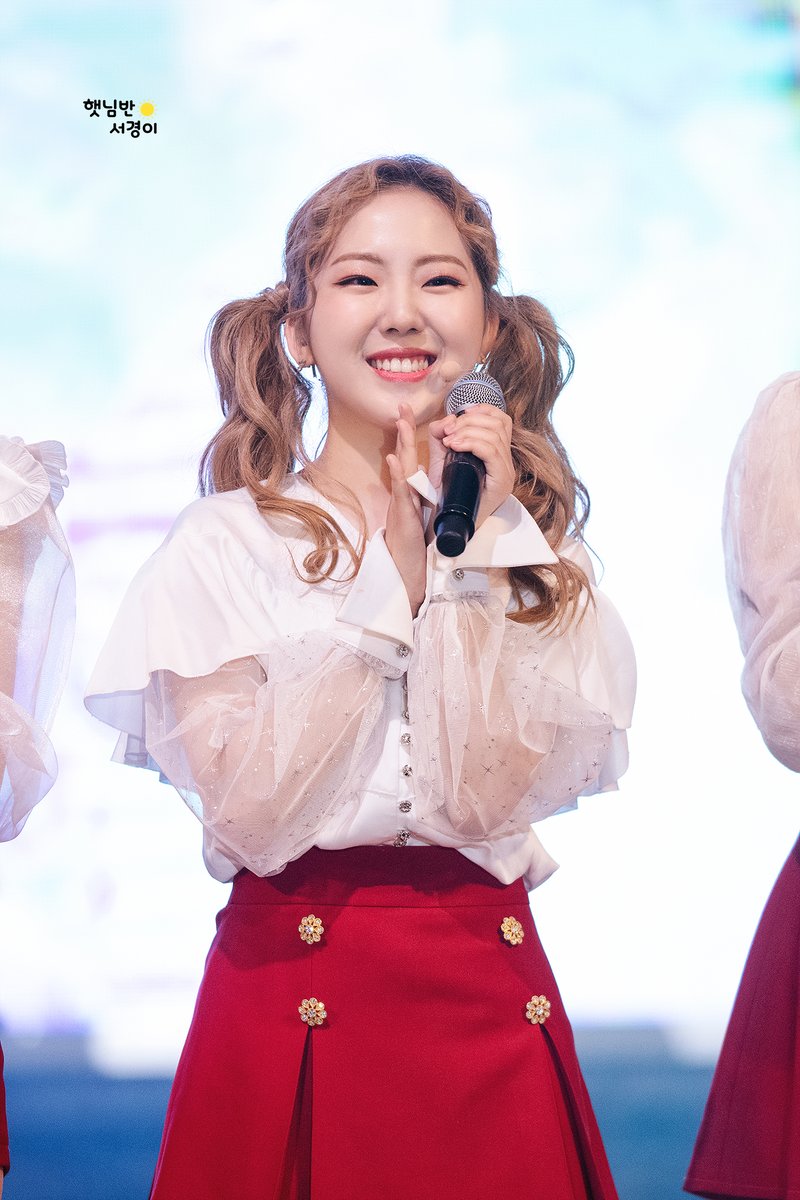 SunClass0416's tweet photo. [190517] 과천 축제 서경이

🌞

HQ : https://t.co/4nyufbqHxY

#공원소녀 #GWSN #서경 #김서경
#公園少女 #公园少女 #GirlsinthePark
#SEOKYOUNG #핑키스타 
#PinkyStar (#RUN🌟)
@kiwipop_GWSN https://t.co/UeTqtSzpRa