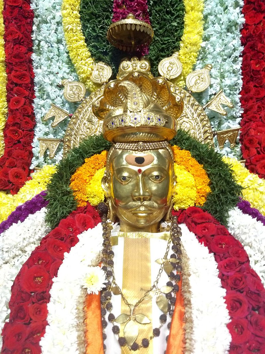  #Thread  #Mahashivaratri:Shree Mangeshi Devasthana in Goa-one of the most beautiful & pristine Mahadeva Mandirs in India & Kuladaivata of thousands of Gaud Saraswat Brahmins where Shiva looks absolutely resplendent as the Lord of the Universe in his Golden Vigraha #HarHarMahadev