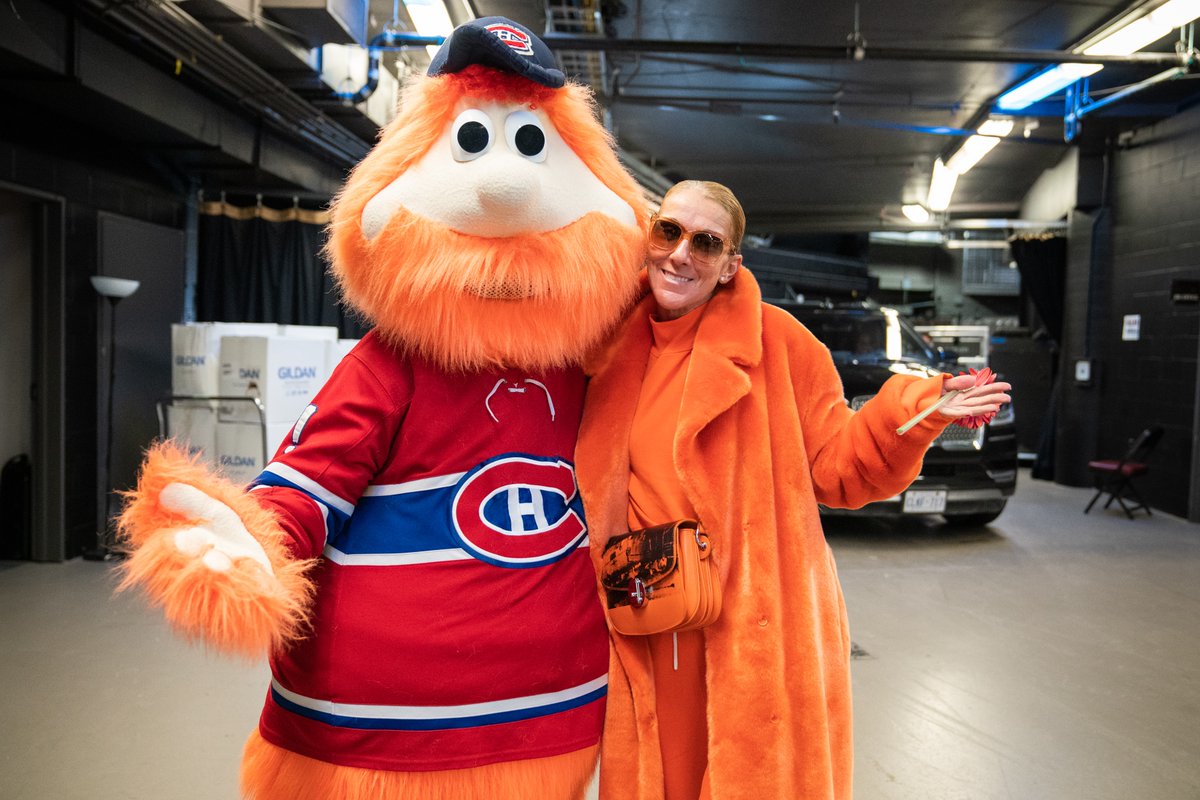 celinedion's tweet photo. Reconnecting with an old friend in Montreal 😉/ Retrouver un vieil ami à Montréal 😉 - Céline xx…
 
#CourageWorldTour 
 
📸 : Productions Feeling &amp; Patrick Beaudry https://t.co/TuHMtX10Yv
