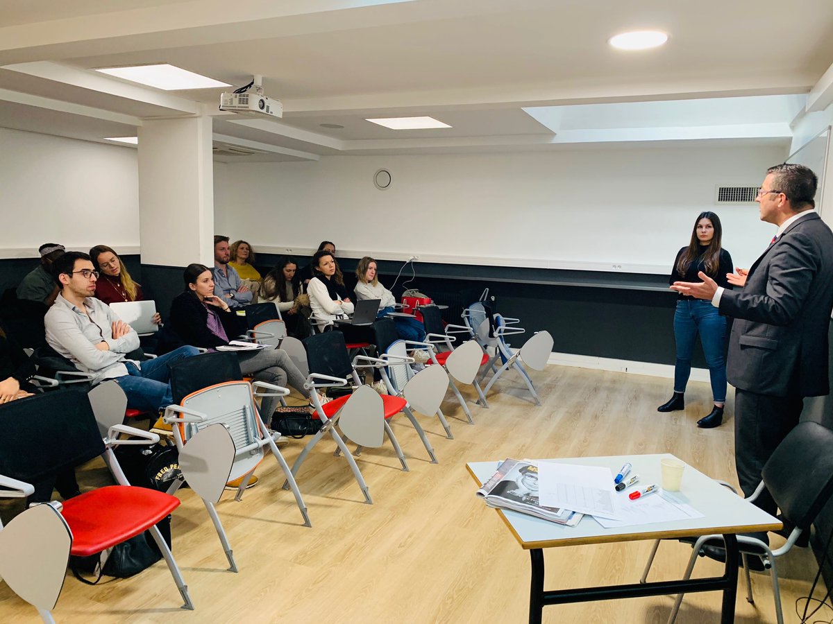 KARLOLIVE's tweet photo. Nouvelle session sur les « Réseaux » ce jour à l’@EFAP_ avec la belle brigade de MBA sport-business-communication. Une richesse avec de beaux témoignages. #connection https://t.co/QXFFFpONEr