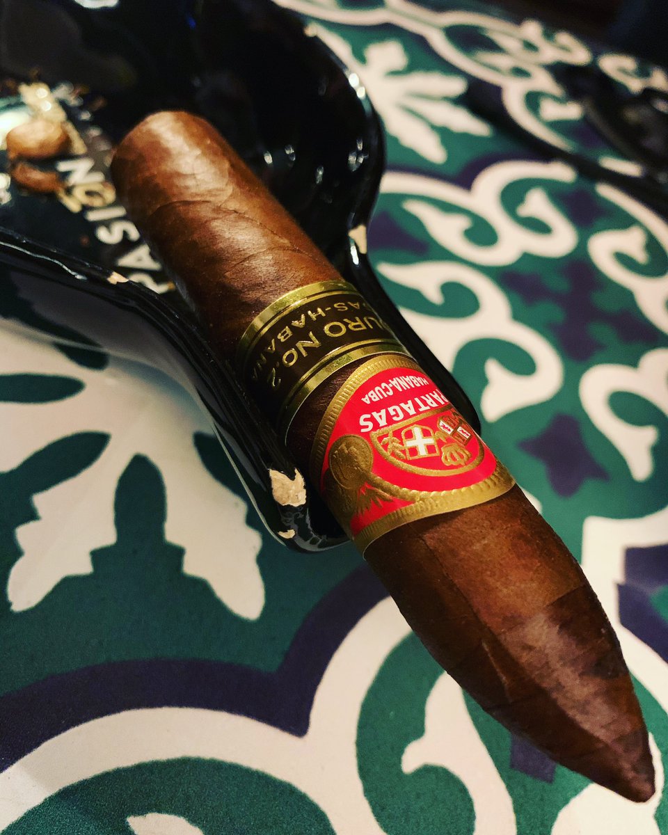 A ver... cómo lo digo!!! Purazo, gustazo de tarde con buenos amigos y buenos humos... @ArmandoDones <a href="/APerezdeGuzman/">Antonio PdG</a> <a href="/PedroMerino1/">Pedro Merino</a> <a href="/rudypopi/">CesarLopezOrtiz</a> <a href="/jblancourgoiti/">BURKINA THE REVIST</a> <a href="/_yoanguerrero/">Yoan Guerrero Curbera </a>