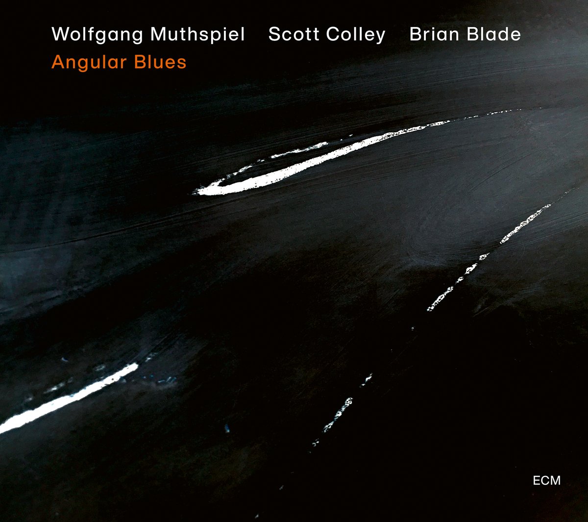 Le guitariste Wolfgang Muthspiel revient à la formule en trio de ses débuts, en s’associant pour son nouvel album ‘Angular Blues‘ à <a href="/BrianBlade/">Brian Blade</a>  et au contrebassiste <a href="/scottcolleybass/">Scott Colley</a>. ✨

Ecoutez / précommandez l’album : ecm.lnk.to/AngularBlues