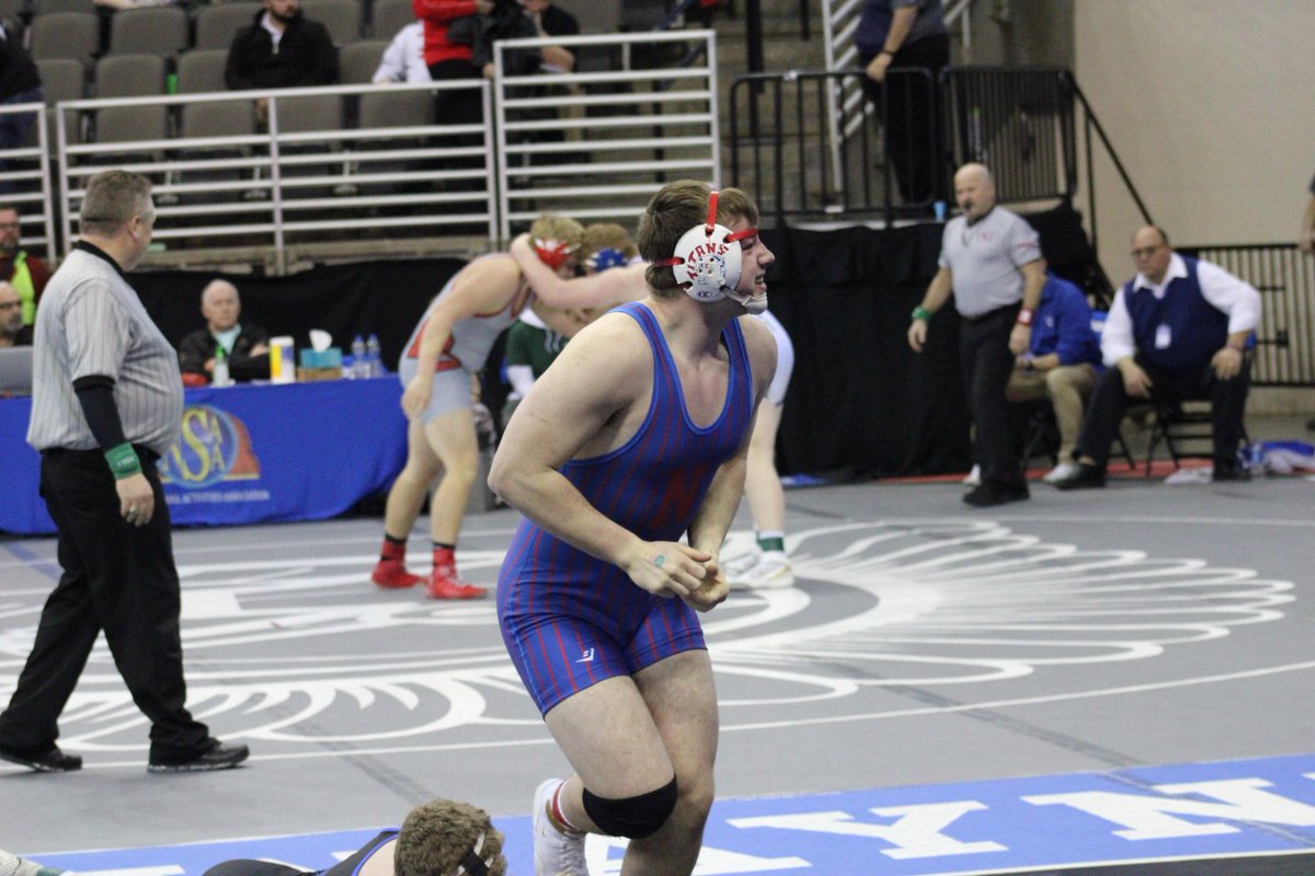 voicenews's tweet photo. @nhstitanwrestle 220 pounder Dylan Meyer picked up his 100th career win with a fall in the second-round of the consolation bracket. Congratulations Dylan! https://t.co/x0lyC8X4iS