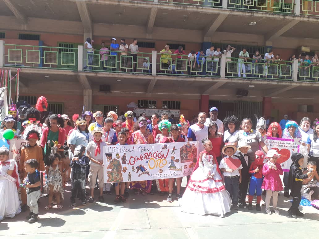 BONALDER's tweet photo. #21Feb #Aragua Desde la parroquia los Tacariguas siguiendo las orientaciones del prof. @leoalvacabrera  se realizo el desfile de #CarnavalesFelices2020 @NicolasMaduro @psuvaristobulo @Nancyor7 @MPPEDUCACION @RMarcoTorres  @ZE_Aragua @josevsierra @Mcg8 https://t.co/PsNfCePjJl