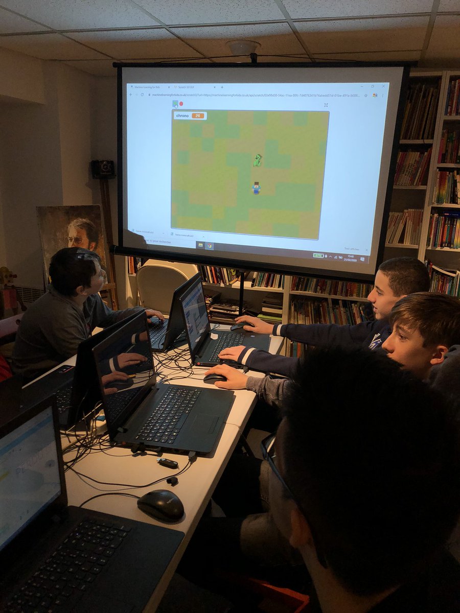 Wizicodeurs's tweet image. Dernière séance du stage consacrée à l’Intelligence Artificielle; les enfants ont programmé une IA de jeu vidéo et une IA de deep learning qui se sont confrontées. Amusant😀 et instructif 📚 #codingkids #coding #intelligenceartificielle #deeplearning #numerique #jeuxvidéos