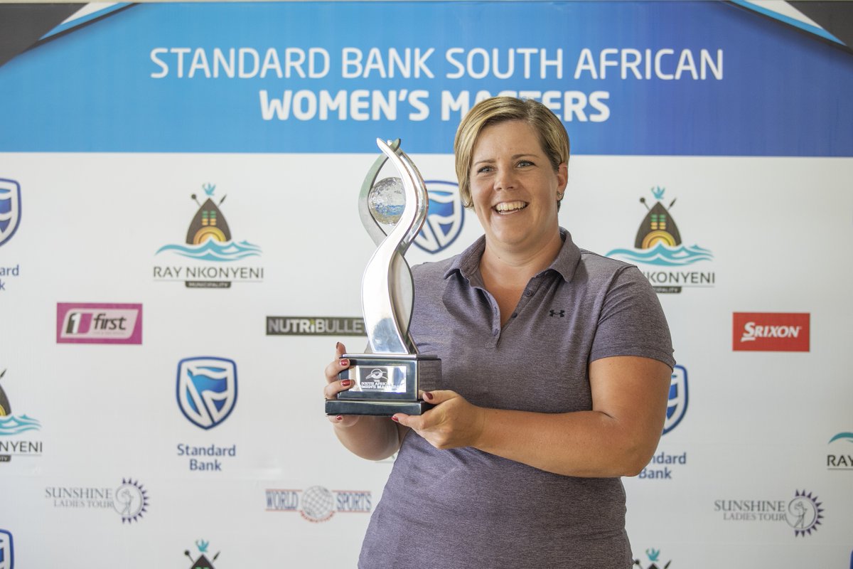 Scotland’s Jane Turner edged out SA rookie Cara Gorlei on the 3rd extra hole to win the <a href="/StandardBankZA/">Standard Bank ZA</a> South African Women's Masters in a sudden-death play-off at San Lameer Country Club👊
WRAP ⬇️
sunshineladiestour.com/turner-wins-sa…
#SAWomensMasters #SunshineLadiesTour