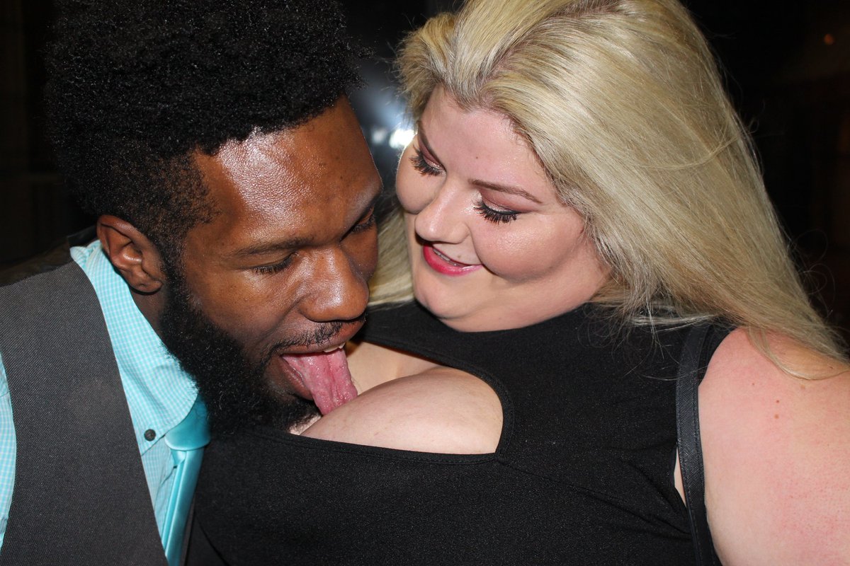 Shondavidsmiles's tweet photo. Captured some VIP Moments @BBWCON 2016 with my Boy @BenjiStrokes and lovely @BustyBroganXXX2
@GorgeousVisions
#bbw #bbwcon #gorgeousvisions #Britishbbw https://t.co/mflWjYdByK