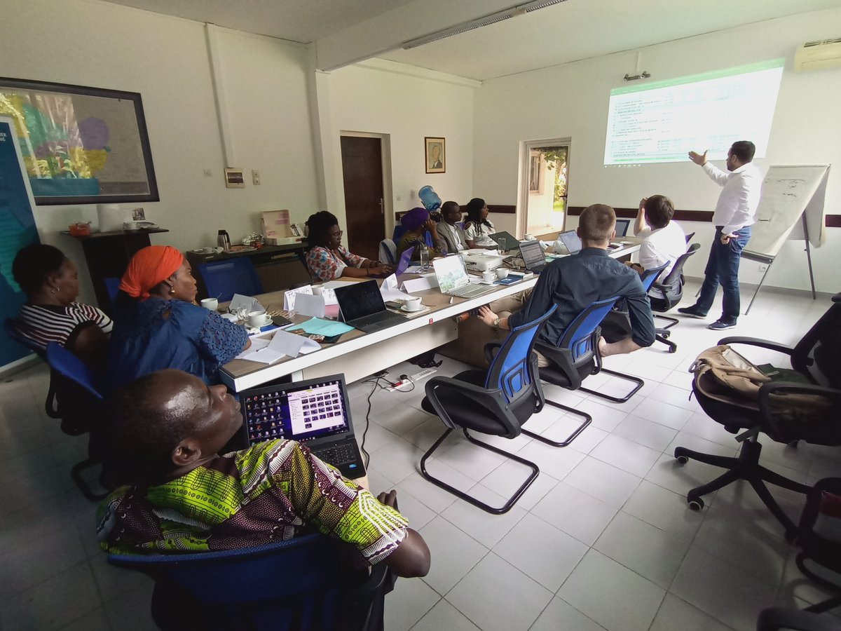 KAS_DialoguePol's tweet photo. Lancement du 18-21 fév de "Ethique pour la démocratie et la cohésion sociale à l'initiative des jeunes et des femmes pour la paix en Côte d'Ivoire", projet de l'UE, avec @Kas_Abidjan et #RAIDH . Pour élections apaisées en #CIV225 @EU_Commission @KASonline @eu_eeas @vonderleyen https://t.co/gqMyuMkHiG