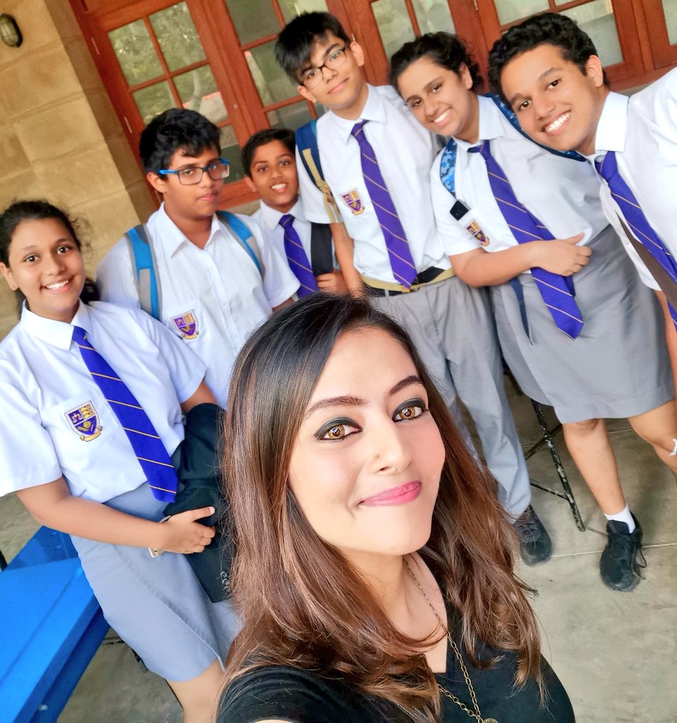 BSC_SSClubs's tweet photo. #HappyFaces after #TEAMBSC's FIRST thrashing victory win!!! 😍😍💯👑👑
They beat St. Peter's college with a margin of 12 points!!! The normal win margin is usually 1 or 2 points!
Ms. Mahum was ecstatically proud! !🎉👑
#Victories #BSCDebate @BSColomboLK @BSC_Principal @BSCAlumni1 https://t.co/Vj9RF1eEQs