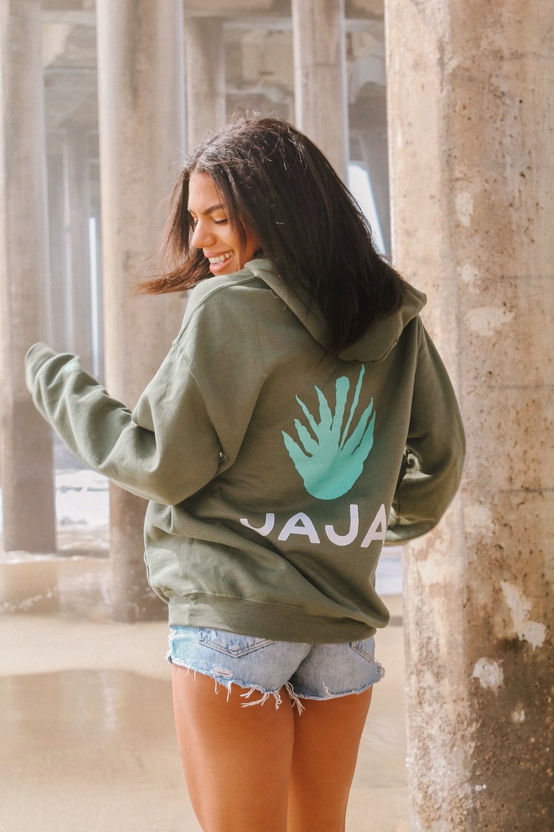 kirstenbbaum's tweet photo. On this episode of #FoundersFavoriteFriday I'm sharing a few favorites from our latest #UGC activation with JAJA!
via beachbyrds &amp; livingkendralauren on IG. https://t.co/Q3ZyvPyaFS