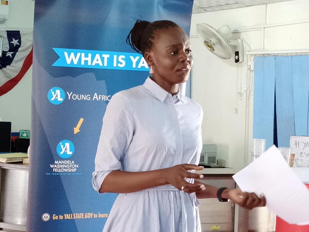 AlumniExchange's tweet photo. 21/2 2020, last day of 4th YALI #entrepreneurship workshop. Dina Joan, takes the 50 trainees on Business Registration to legally register &amp; manage their own initiatives. This will contribute to employment opportunity and development in the country. @YALINetwork @USMissionJuba https://t.co/PYCeBNJ9Ff