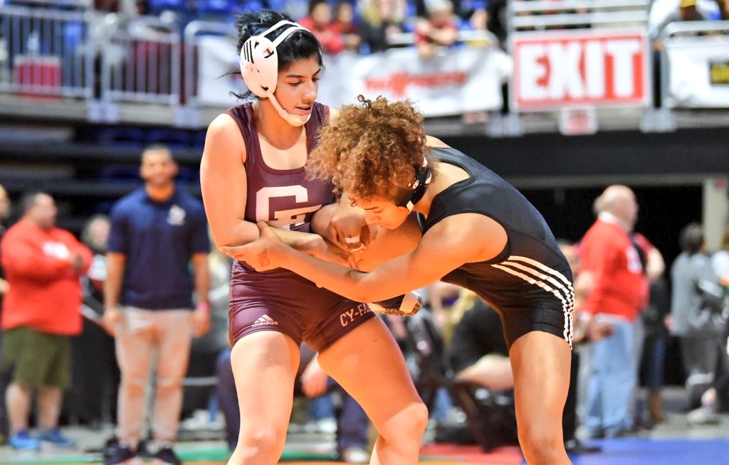 ahverdejo's tweet photo. We're on the girls in the championship opening round. Lots of action as state contenders advance. #CFISDspirit #UILState https://t.co/x6HHc6RbCO
