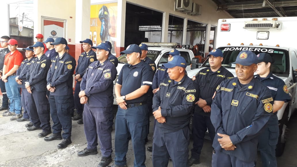 BCBRP's tweet photo. #Veraguas  personal #EXBURES, #SAMER y Voluntarios en formación, inicio de Operativo de Seguridad Carnaval #Guardian2020 #UnidosLoHacemos @echensona https://t.co/Zs05Z0JBqi