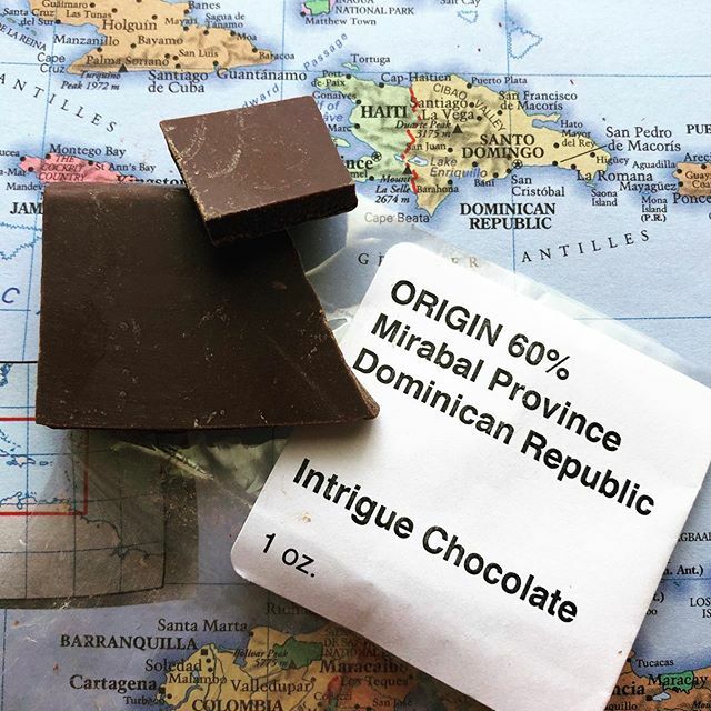 findingchocolat's tweet photo. When you see a clear region and country of cacao origin on a chocolate label doesn’t it make you get all geography geeky? 🌎 🤓Me too, I just have to look up where this chocolate started it’s journey. 🌎❤️🍫
.
.
.
##beantobar #beantobarchocolate #chocola… https://t.co/jkRi5msffY https://t.co/JYAas6hHtZ