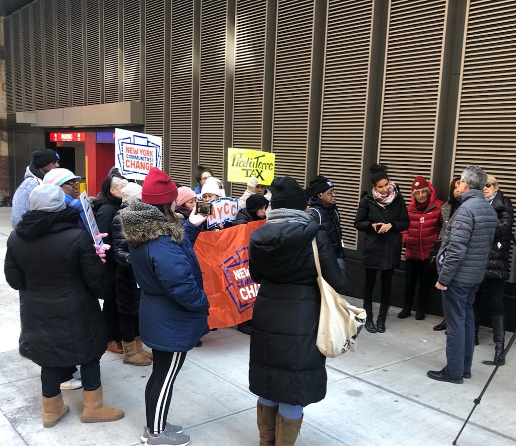 VOCALNewYork's tweet photo. “Will Senator Kruger stand up to the Governor?”

“She’s never been shy.” 

@LizKrueger TY for your commitment to not rollback #bailreform! Now NYS must #MakeBillionairesPay to fund housing, education, services. We are counting on you to help us win #BudgetJustice! https://t.co/tZ5u1kwPQC