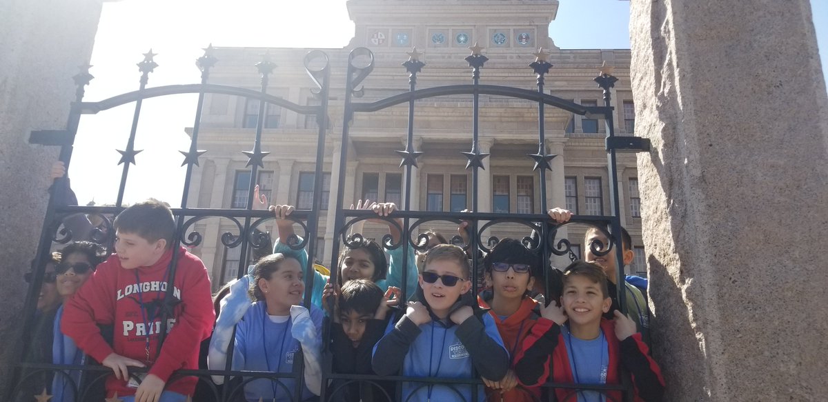 mcsmithSTEAM's tweet photo. Oustide of the Capitol building 
#lakeside1920 https://t.co/qsTAp0KJls