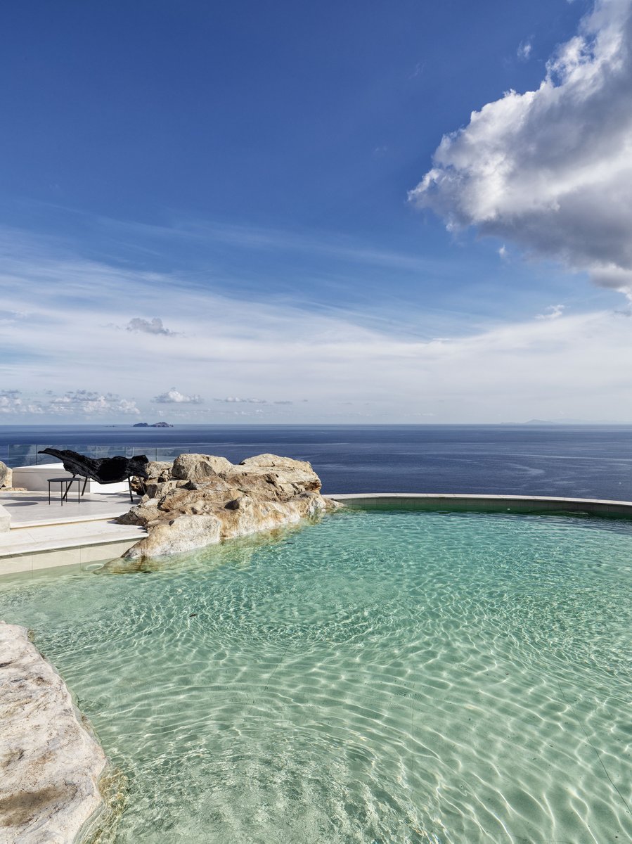 SLHLuxuryHotels's tweet photo. We have a new hotel in Mykonos. Panoptis Escape is an ensemble of boutique villas offering a 360° view of the Aegean Sea. Plus, each luxurious villa has a private outdoor Jacuzzi or infinity pool. Dive in - https://t.co/KVTOP7pp5Q https://t.co/y294kvGr0a