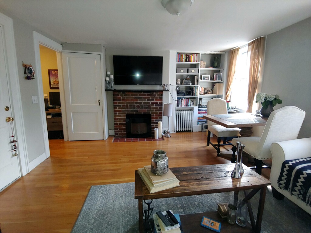 #BeaconHill Sunny 1BR Apartment barrygrouprealestate.com/sunny-1br-apar…