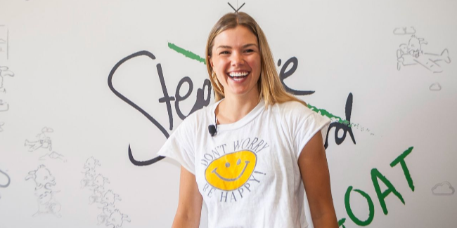 In today’s Debrief, No. 386 👉 bit.ly/2T5oHMV

–-BIG NEWS: CEO <a href="/Ty_Haney/">Tyler Haney</a> exits <a href="/OutdoorVoices/">Outdoor Voices</a> 
—Seriously, how is <a href="/LiquidDeath/">Liquid Death</a> doing it?
—Brandless and the biggest plague for DNVBs
—Why is corporate speak so awful?
—<a href="/Stutterheim_/">StutterheimRaincoats</a>'s raincoat in mint is perfect for spring