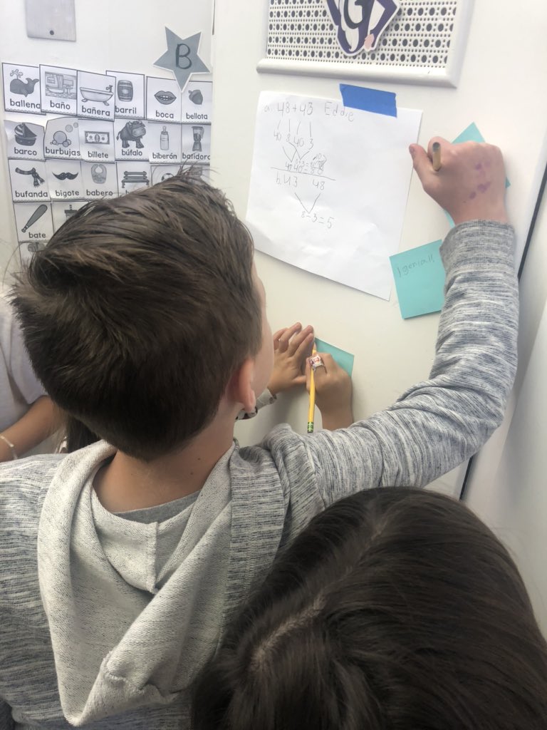 lisamariegr's tweet image. Our Math talks are a little different today thanks to #SVMI The students analize and comment on their work in Spanish by using sentence frames💪🏼 #HOLAweome #HOLAJets #HolbrookMDUSD #jettingtosuccess #TWDIHolbrook #somosbilingües