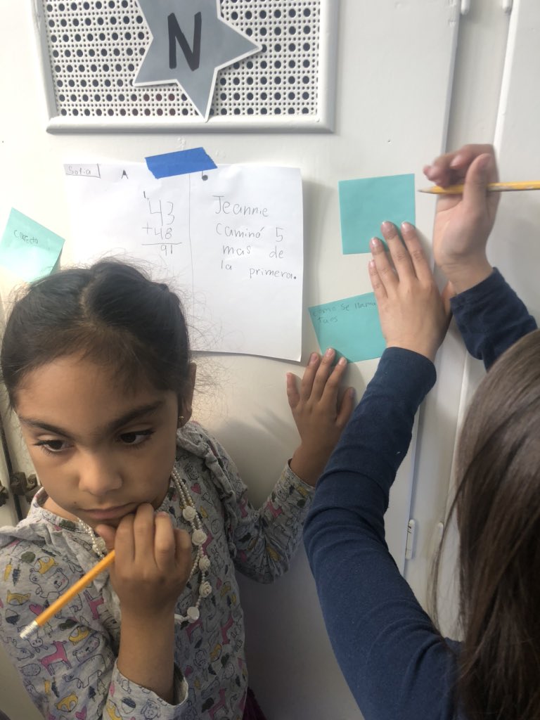 lisamariegr's tweet image. Our Math talks are a little different today thanks to #SVMI The students analize and comment on their work in Spanish by using sentence frames💪🏼 #HOLAweome #HOLAJets #HolbrookMDUSD #jettingtosuccess #TWDIHolbrook #somosbilingües
