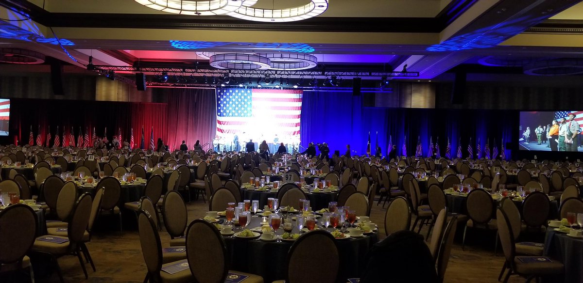 ExplorerPost1's tweet image. Friends of Scouting Dinner that our very own Emily spoke about service in front of over 1000 people!