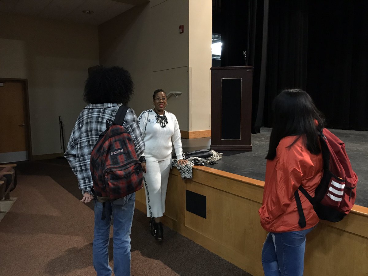 JA_Centex's tweet image. Return to your roots! @TravisRebels alumna Alta Alexander of @Altatudes1 retuned to her alma mater today to share her entrepreneurial journey with the senior class. Once a rebel, always a rebel! #jacentex #jalaunchlesson
