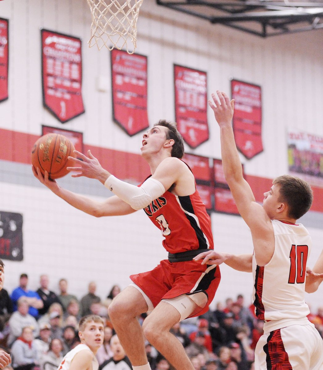 EricOutdoorNews's tweet photo. Boys basketball: Anyone who has watched Osakis senior guard Daniel Savageau over the years knows how explosive he can be offensively. Last night, he had a career game and broke a Silverstreaks single-game scoring record that had stood for 29 years. https://t.co/9JI6v5Gkd4 https://t.co/xGo3Dff60O