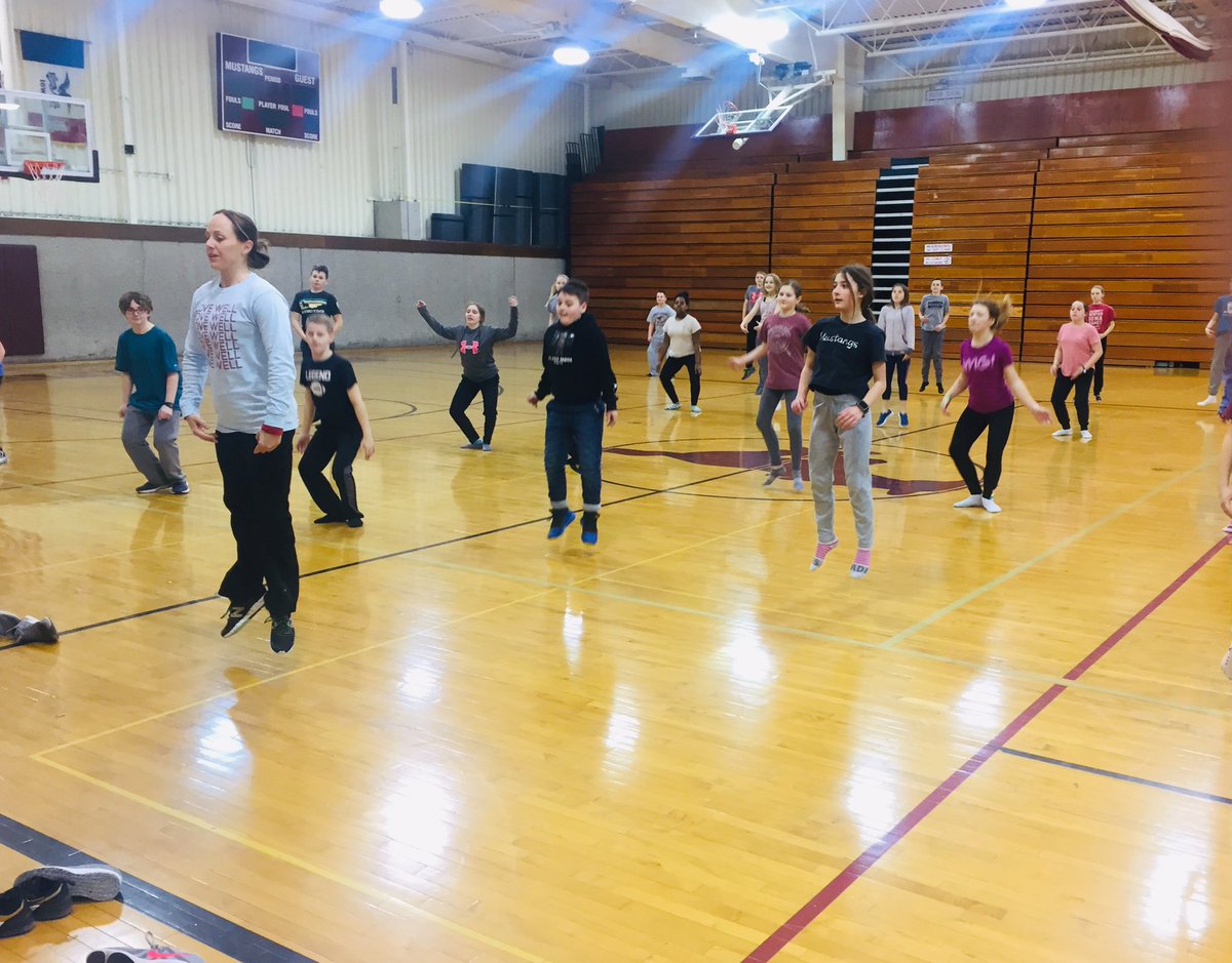 ahawker4's tweet photo. Co-teaching a dance unit for PE @ MVMS today! Thank you to Dance Arts Iowa guest teachers who were here earlier in the week collaborating! #moderndance #irishstep #ballet     @gregbatenhorst @HaugseBob @gmurphy824 https://t.co/lT1jAz5Zch