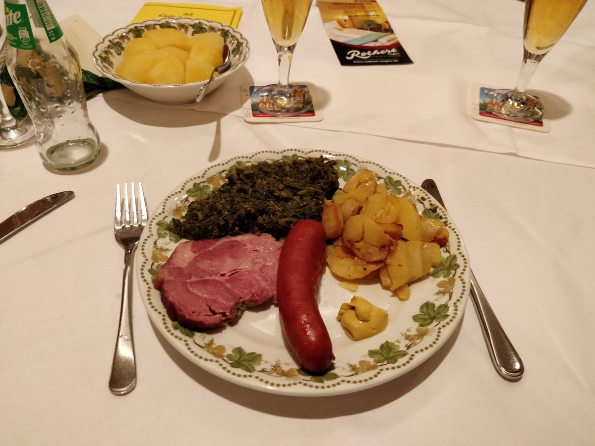 JusosBramsche's tweet photo. @SPDBramsche @spdde @Guido_Pott @rainerspiering @woelken Man kann es sich gut gehen lassen! Guten Appetit!
#grünkohl https://t.co/AwRsqkvraf