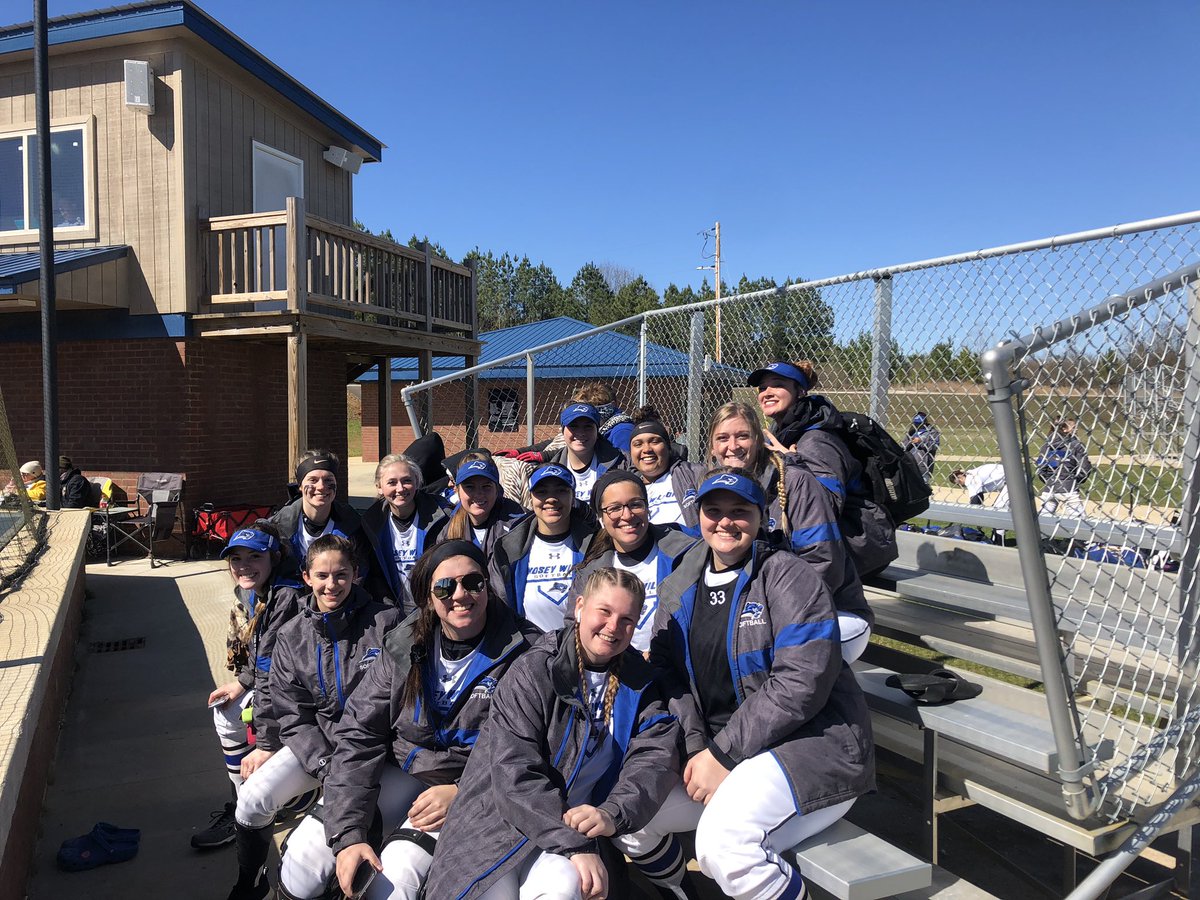 Reporting live from Blue Mountain, Mississippi 🥎