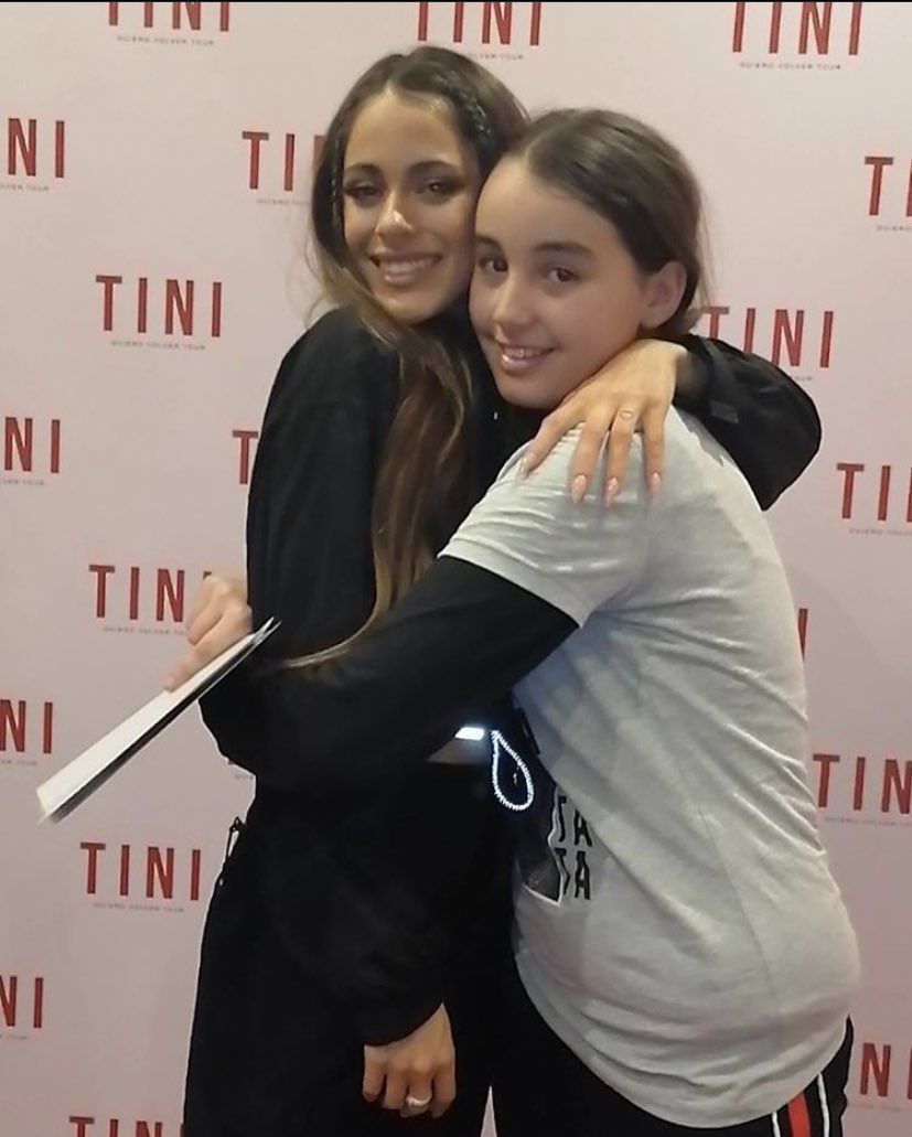 TStoessselFR's tweet photo. 20 Février: @TiniStoessel pendant les M&amp;G de son concert à Milan, Italie #1 https://t.co/PExQubvyEQ