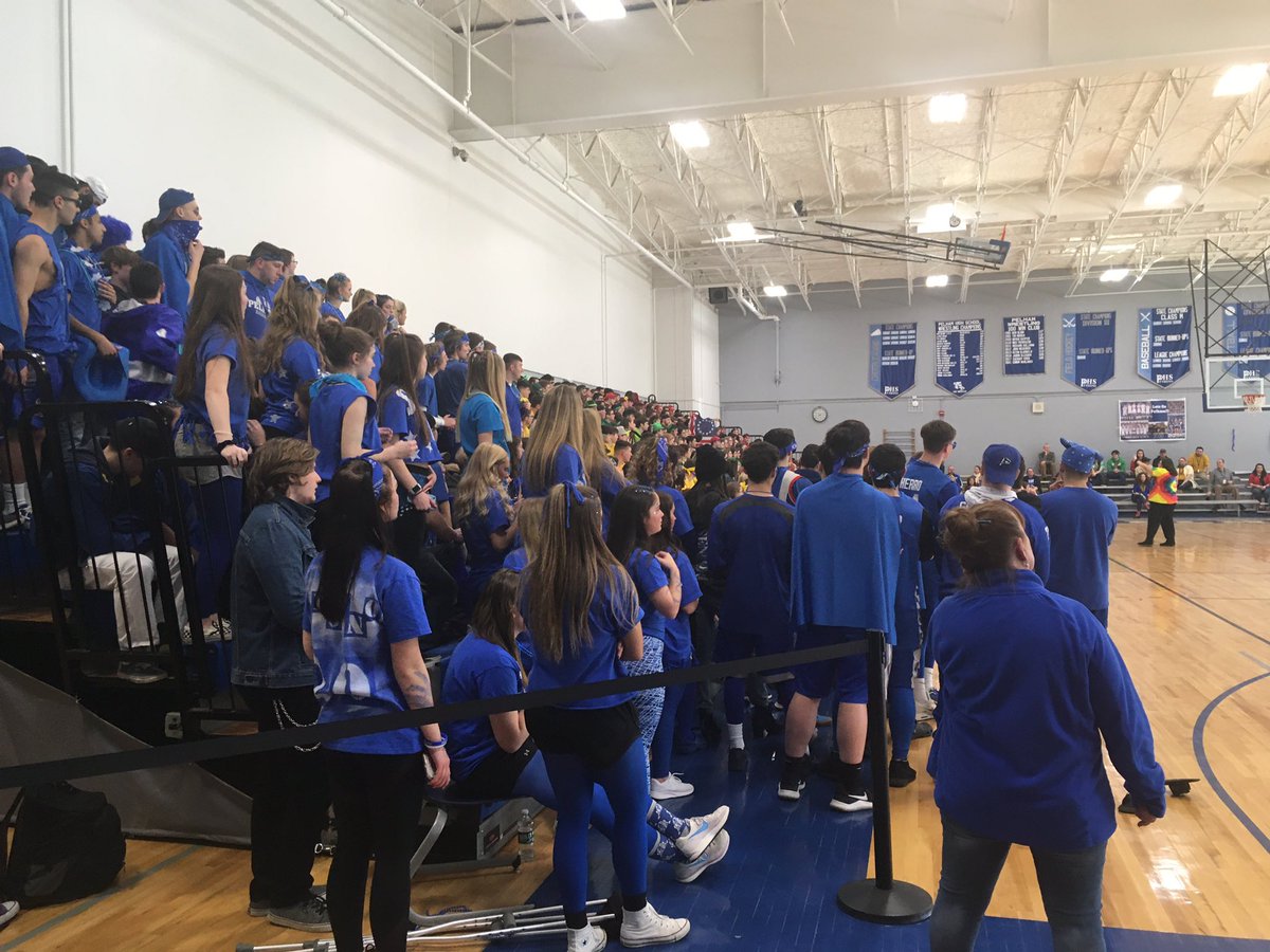 BillFurbushNH's tweet photo. Spirit week coming to a close! Great job to all the students and staff! The energy is through the roof! A special thanks to all the class advisors and Mrs. Day! https://t.co/FCCgQCdlQV
