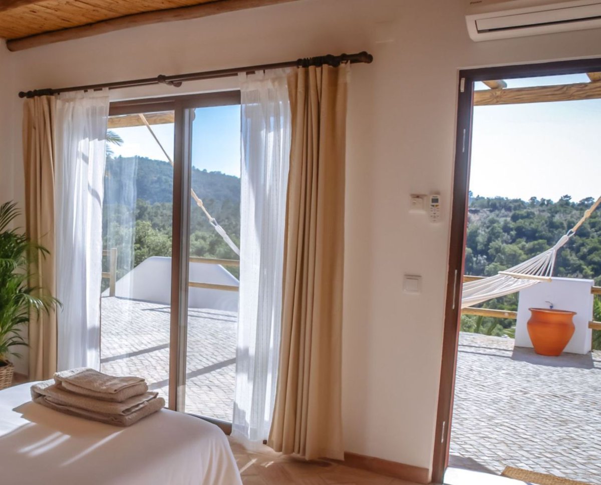 A spacious bag for your pool towel and sun creams. It’s those ‘little’ things which Erika has included in the decor of each room, which guests seem to truly appreciate when staying at Wild View Retreat.
.
.
.
.

@telegraphtravel
@algarvetourism
@portugal

#wildviewretreat