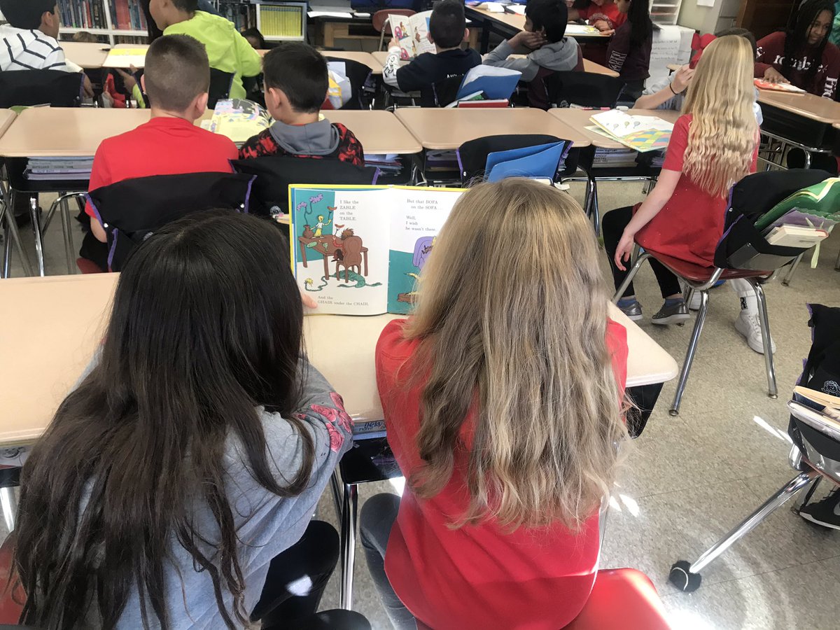 Thank you to our 2nd grade buddies for coming and helping us kick off Read Across America! <a href="/GrottChristina/">Christina Grott</a> <a href="/_MrsWebster_/">Shannon Webster</a> <a href="/CenterGroveES/">Center Grove</a>