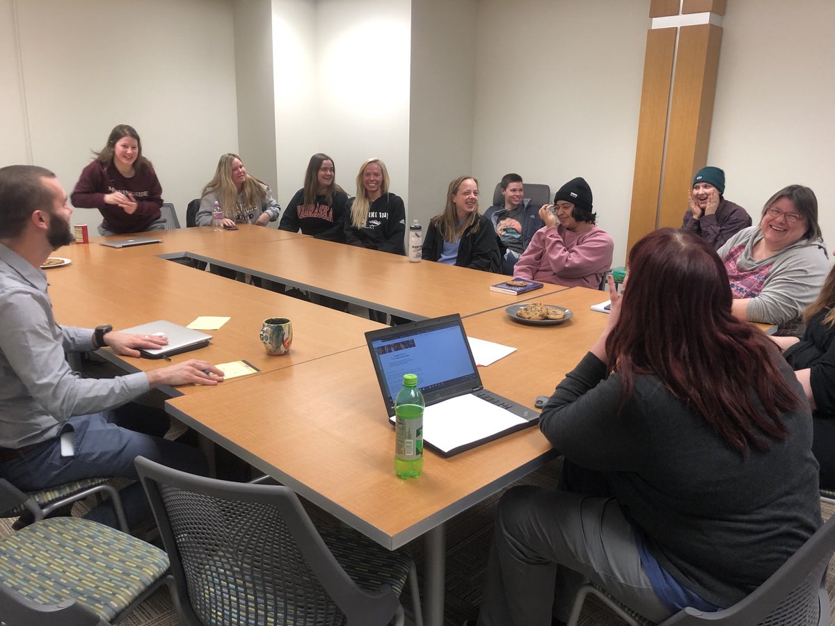 Today’s #FridayIsWritingDay ⁦<a href="/MorningsideEdu/">Morningside University</a>⁩ featured Val Hennings helping us figure out how to write to our politicians effectively.